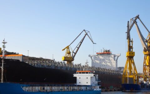 Marine Loading Arms Installation: Enhancing Efficiency in Liquid Transfer